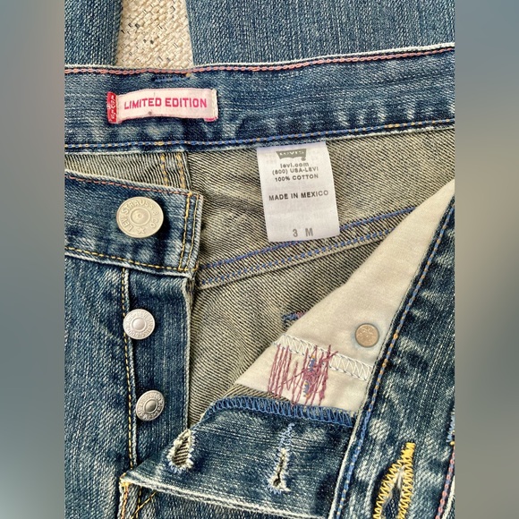 Levi’s Y2K Limited Edition Distressed Low-Rise Bootcut Jeans Size 3 - Picture 6 of 6